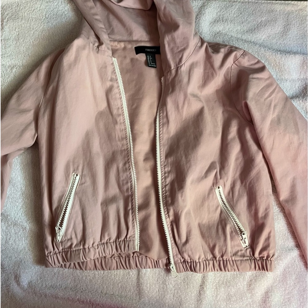 Adorable dusty rose Forever 21 cropped jacket!